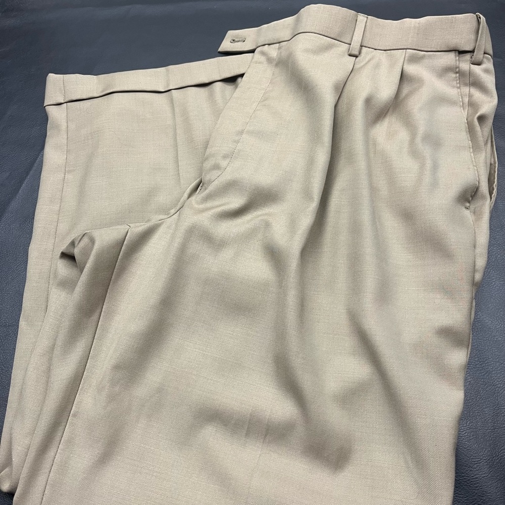 Mens’s Croft & Barrow pants - Size 40/29 - Gently worn - Picture 1 of 8